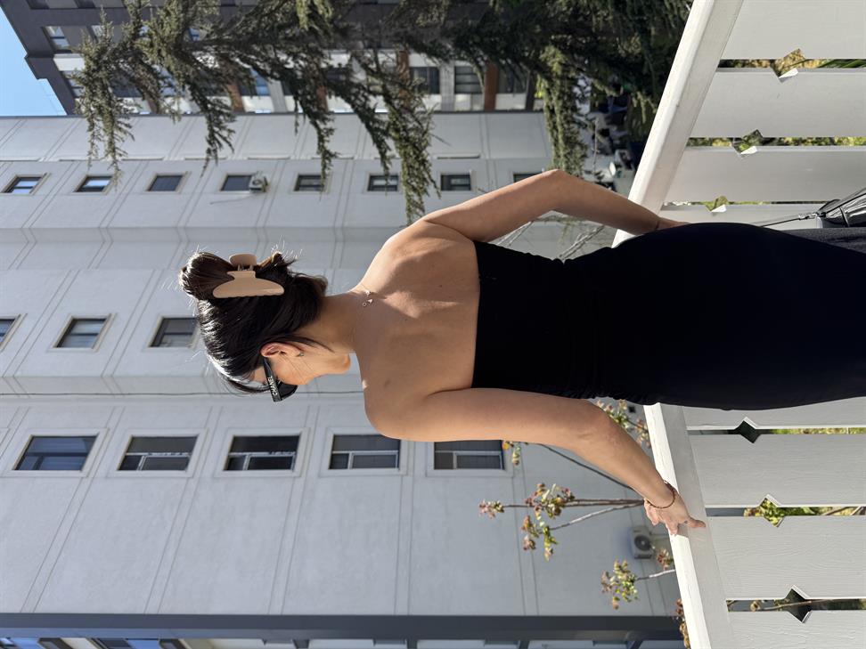 Siyah Straplez Yaka Midi Elbise