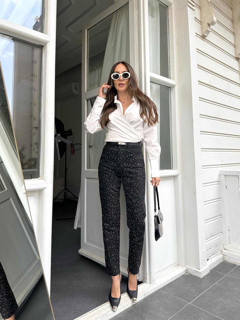 Siyah Taş İşleme Mom Fit Jean