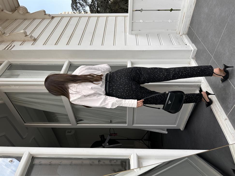 Siyah Taş İşleme Mom Fit Jean