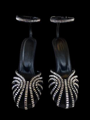 Siyah Baget Taşlı İnce Topuklu Ayakkabı