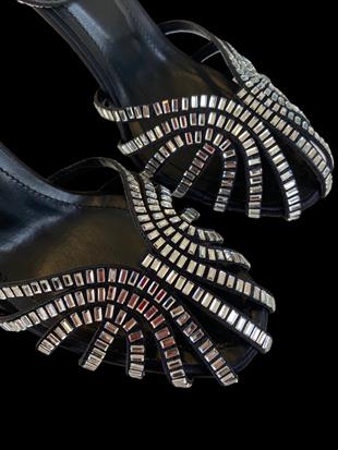 Siyah Baget Taşlı İnce Topuklu Ayakkabı