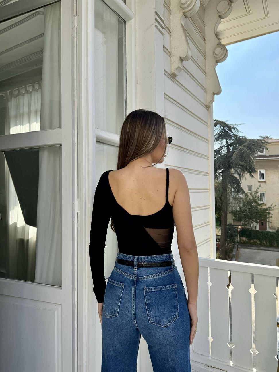 Siyah Tek Kol Tül Detay Bodysuit
