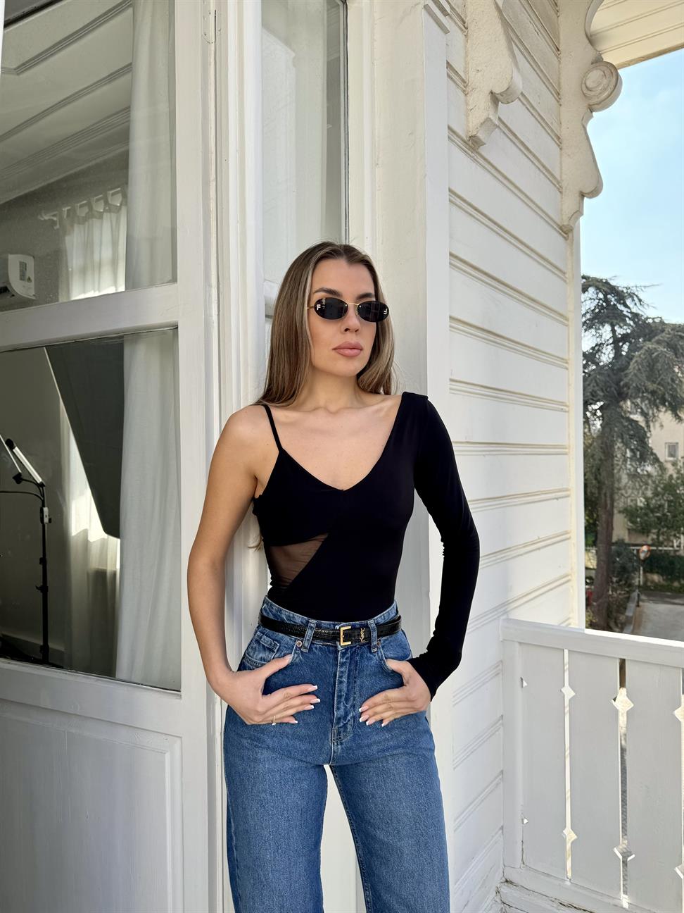 Siyah Tek Kol Tül Detay Bodysuit