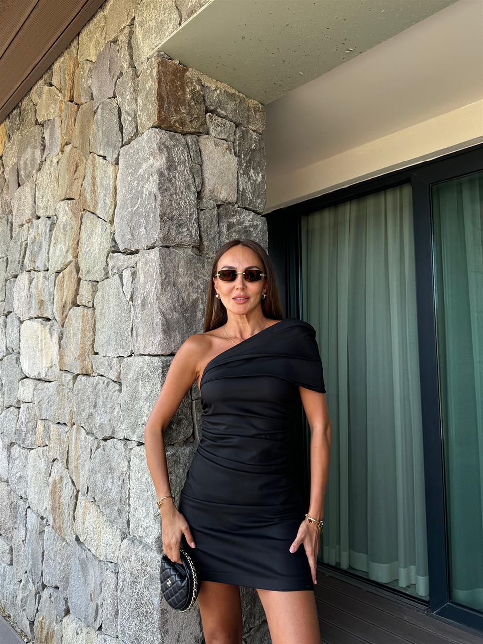 Siyah Tek Omuz Drape Kısa Elbise