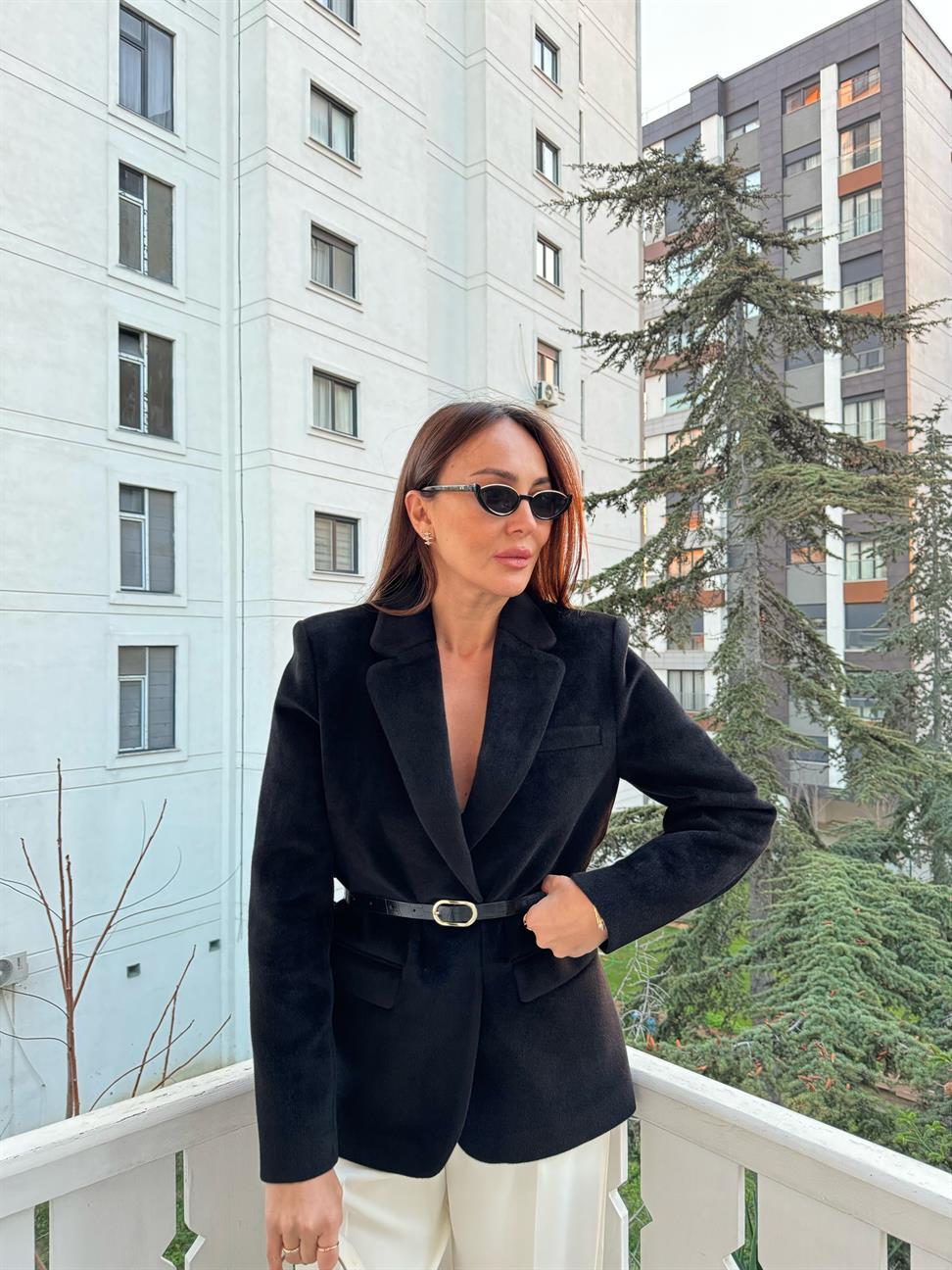 Siyah Tüylü Ceket
