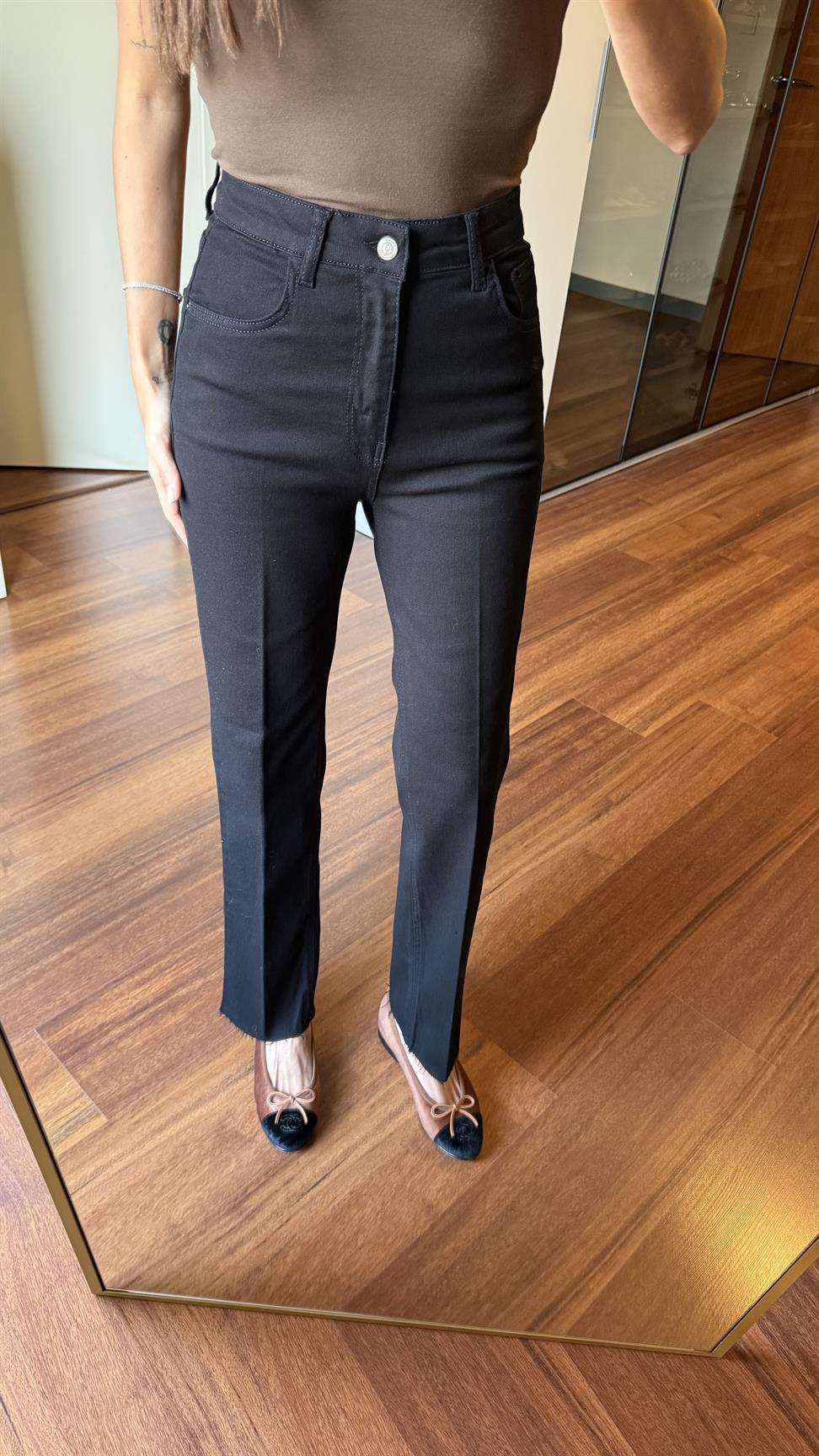 Siyah Ütü İzli Straight Jean Pantolon