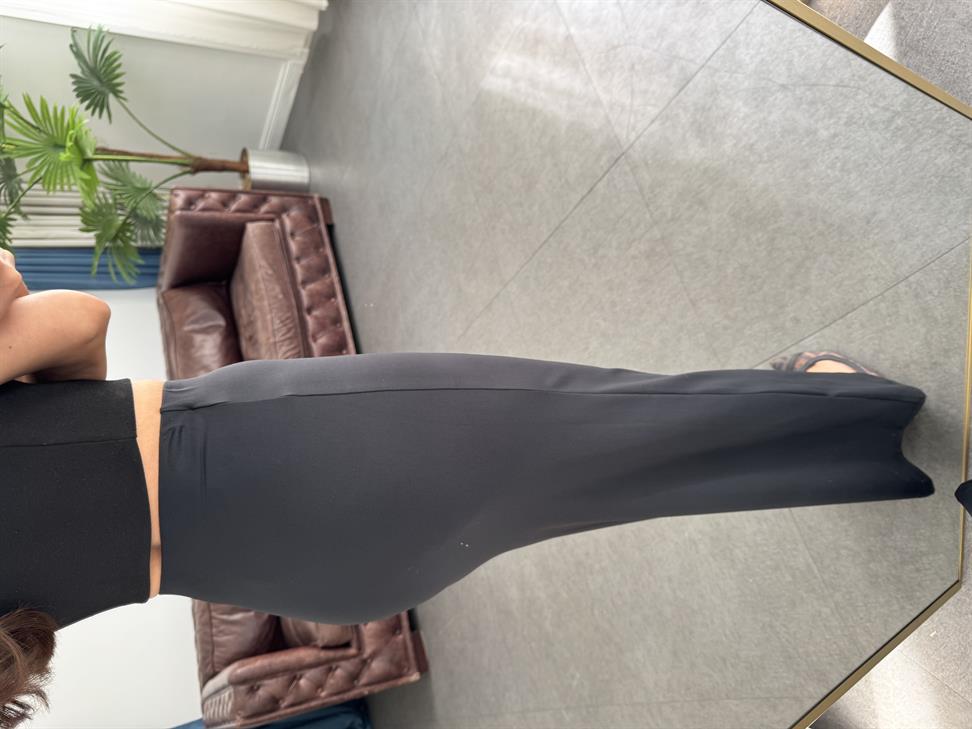 Siyah Uzun Kalem Etek