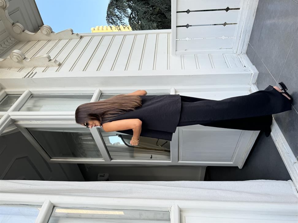 Siyah V Yaka Modal Pantolon Takım