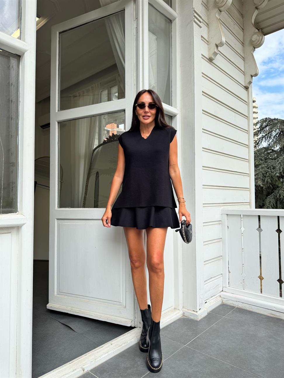 Siyah V Yaka Yumuşak Dokulu Triko Bluz