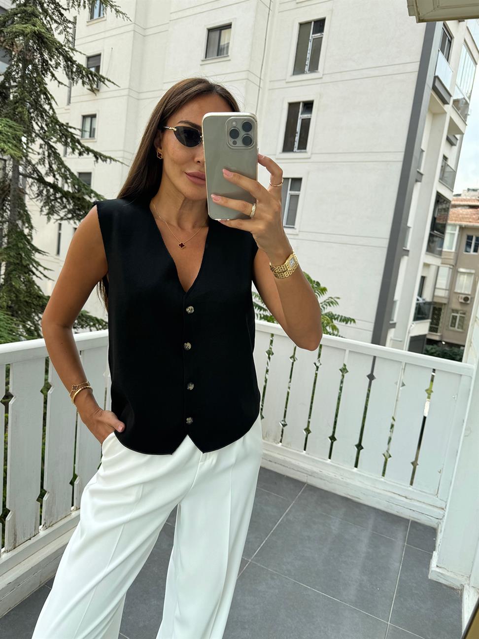 Siyah V Yakalı Çelik Örme Yelek