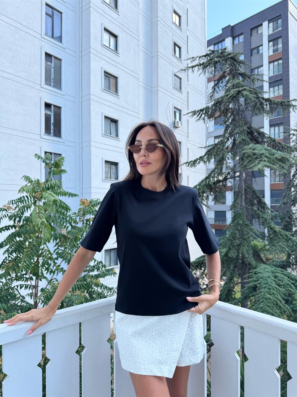 Siyah Vatkalı Basic Tişört