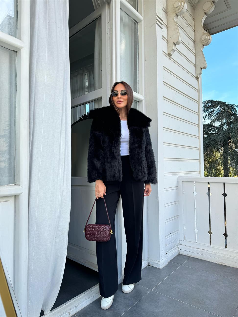 Siyah Vegan Kısa Kürk Ceket