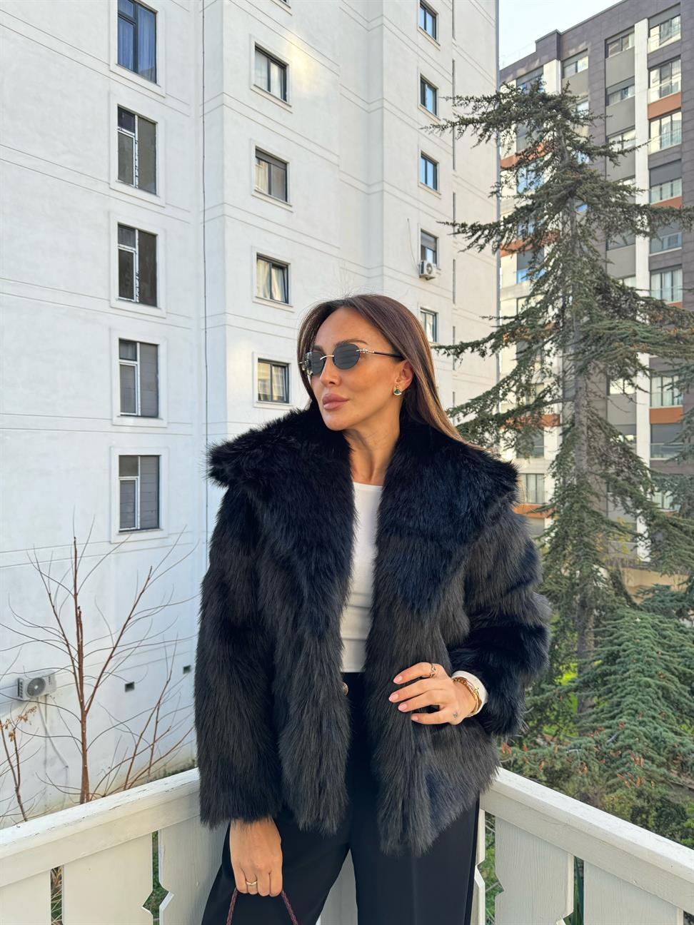 Siyah Vegan Kısa Kürk Ceket