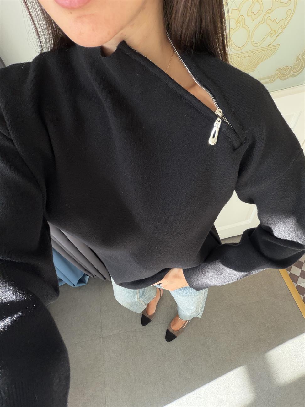 Siyah Yaka Fermuarlı Çelik Örme Triko