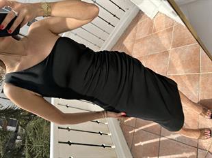 Siyah Yandan Drapeli Tek Kol Midi Elbise