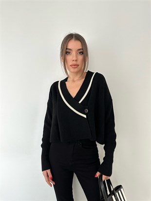 Siyah Yandan Düğmeli Kısa Hırka