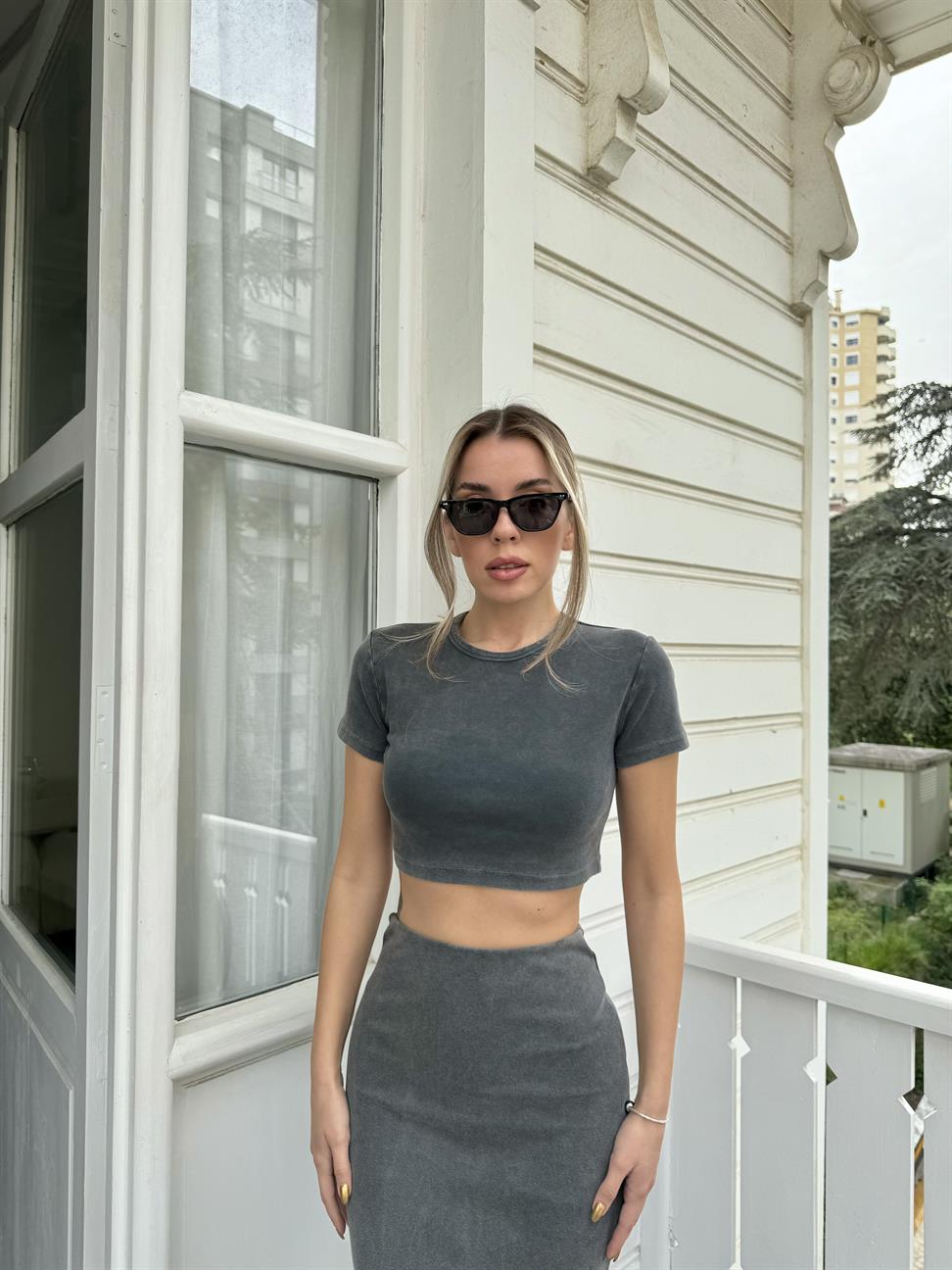 Siyah Yıkamalı Crop