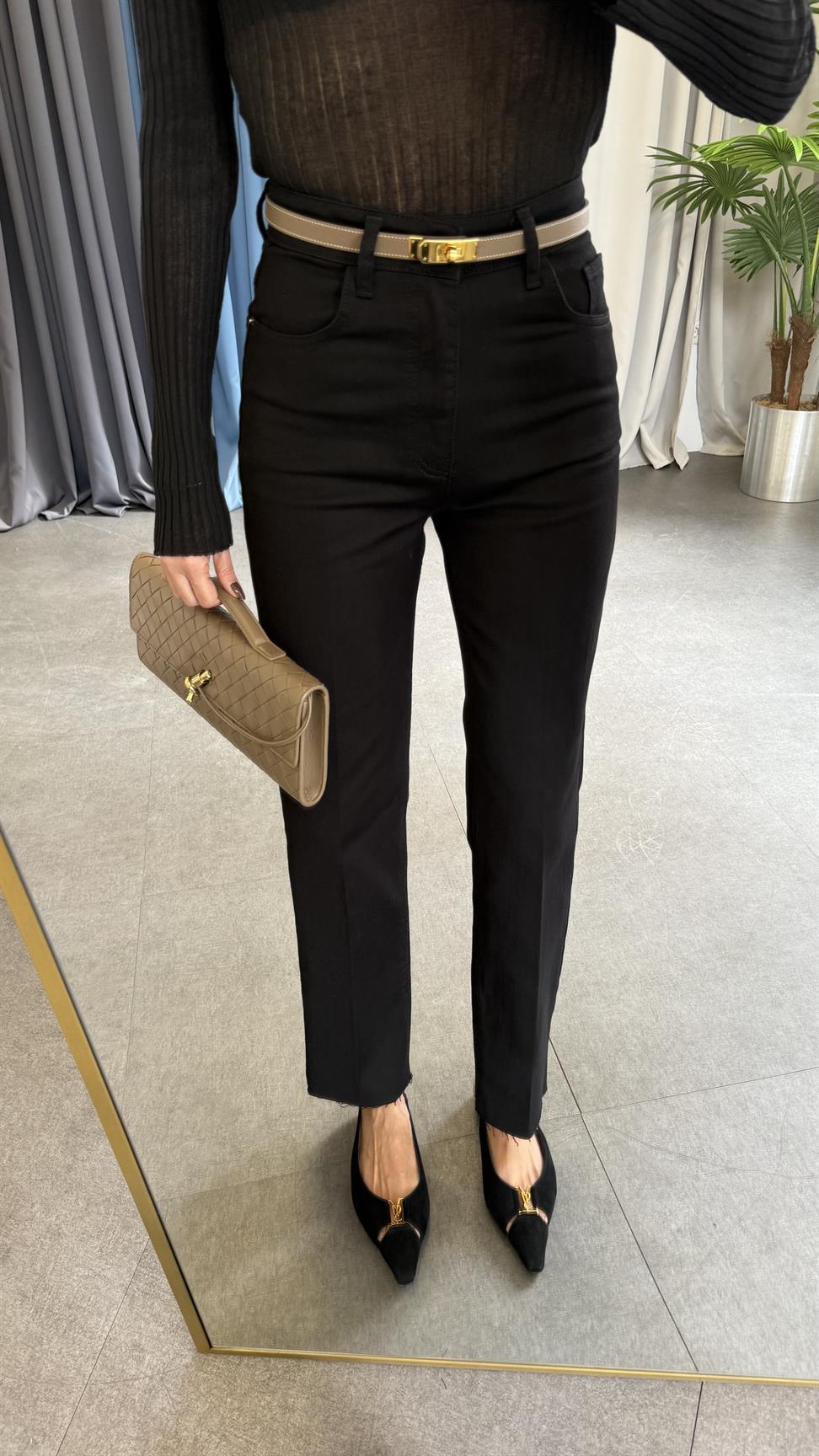 Siyah Yıkamalı Düz Kesim Jean Pantolon