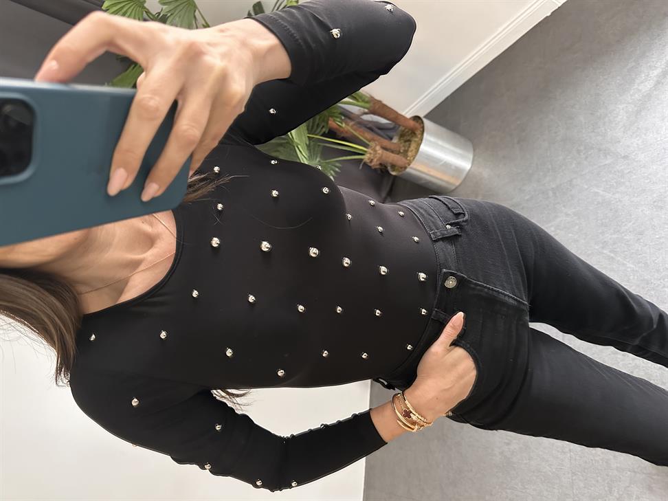 Siyah Zımba Detay Body Suit