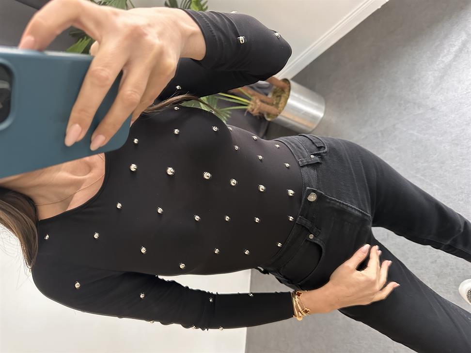 Siyah Zımba Detay Body Suit