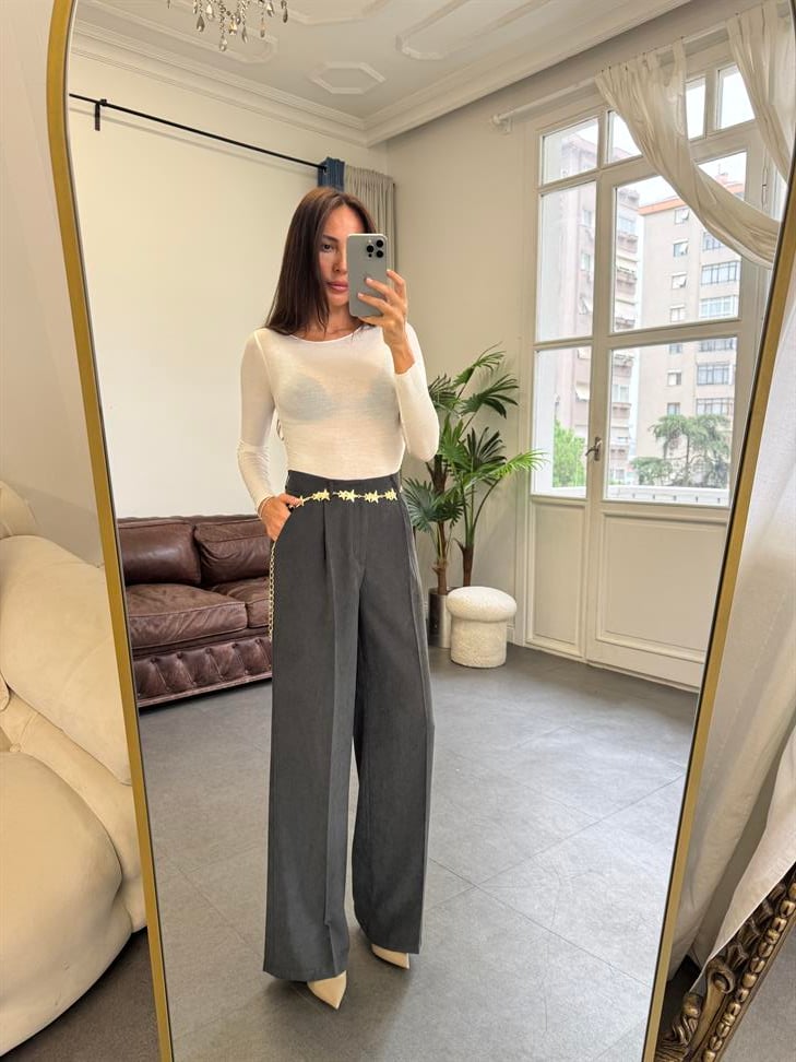 Siyah Zincir Tasarımlı Pantolon