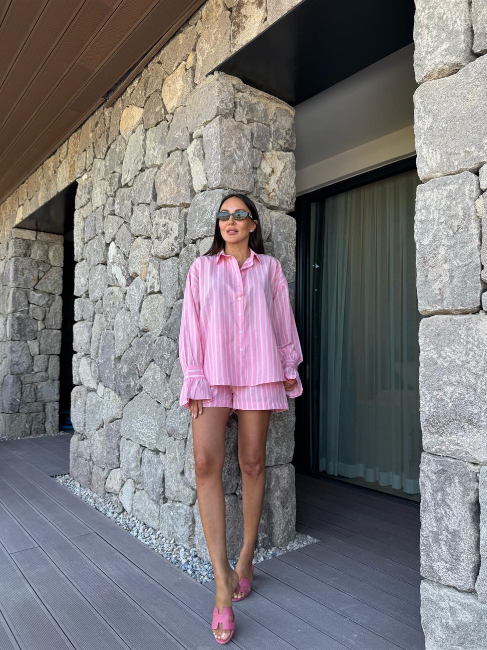 Strawberry Çizgili Fırfır Detaylı Şortlu Takım