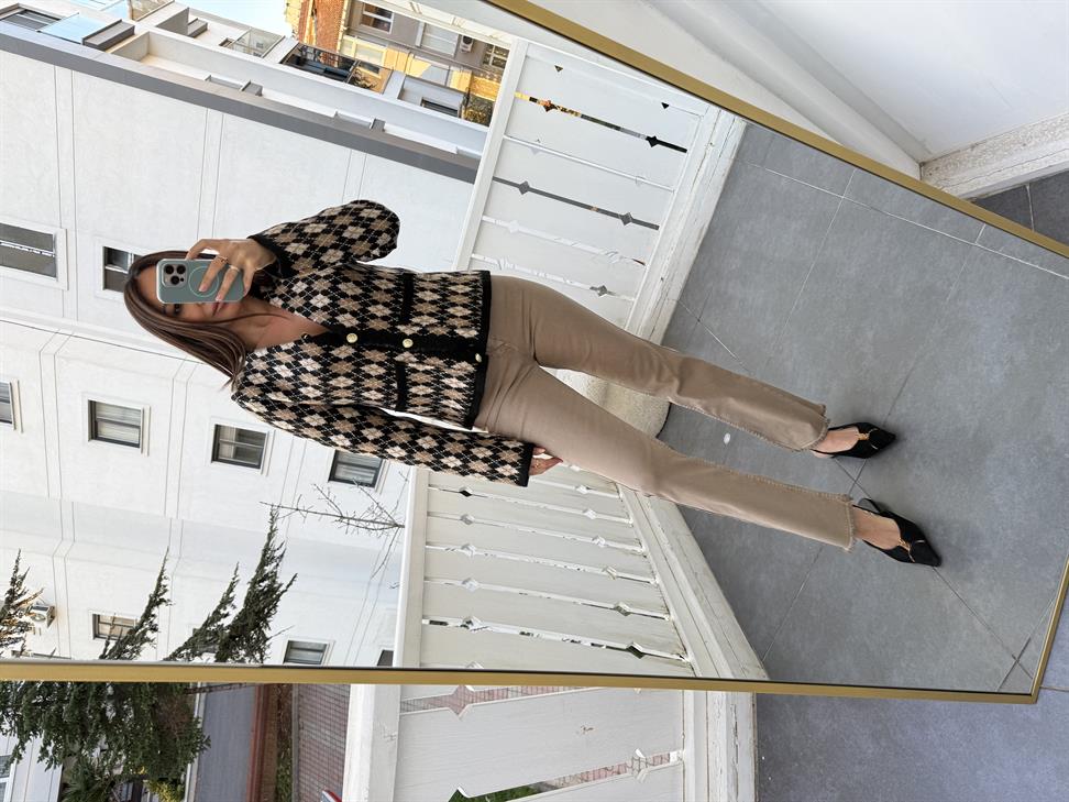 Sütlü Kahve 2 Cepli Gold Düğmeli Hırka