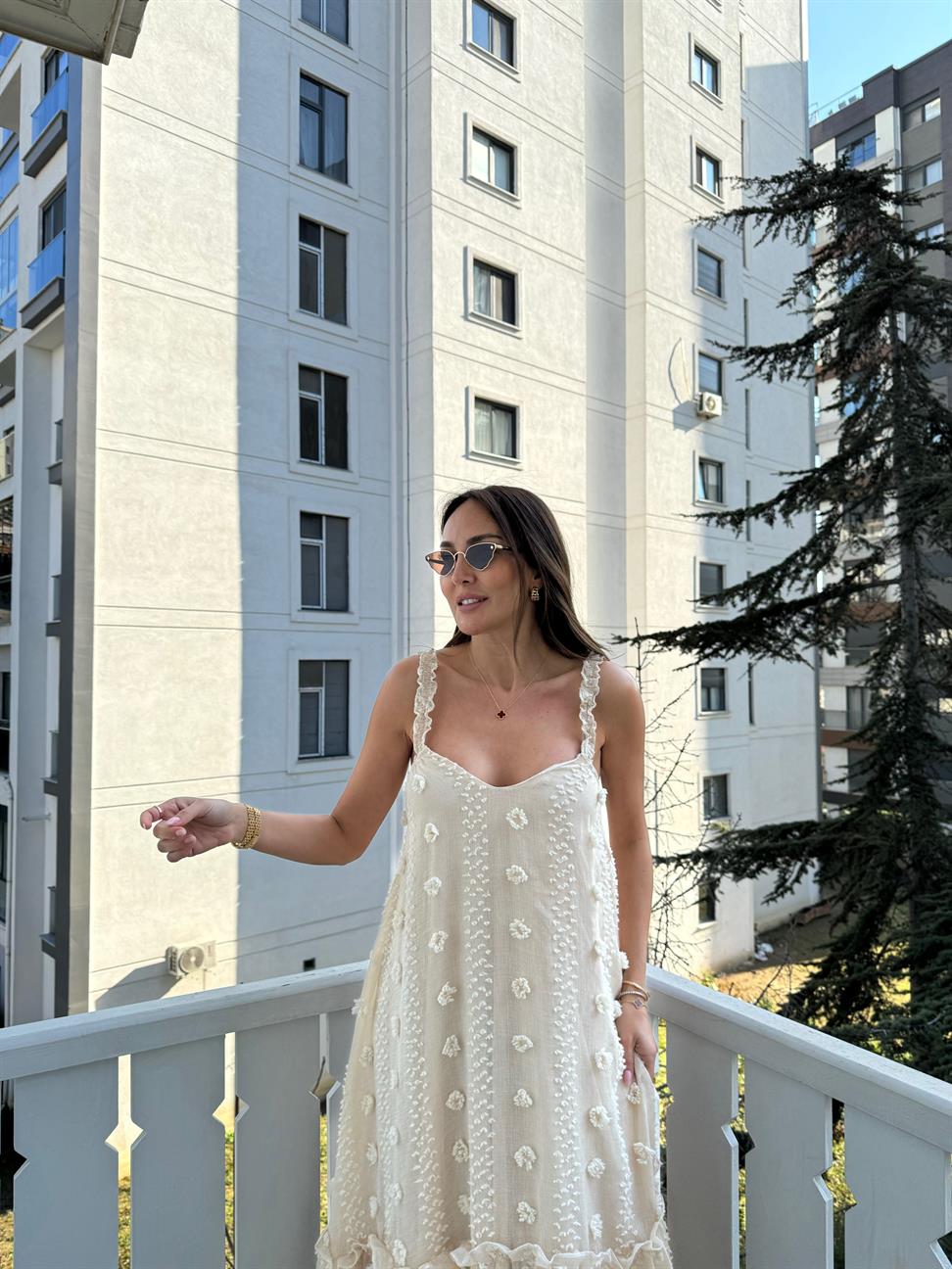 Taş Rengi Desenli Büyük Ponponlu Şifon Elbise