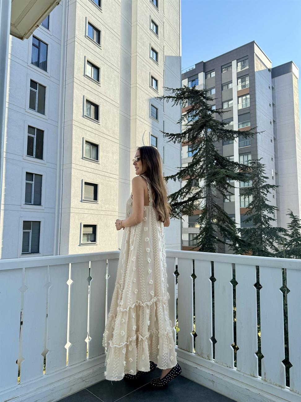 Taş Rengi Desenli Büyük Ponponlu Şifon Elbise