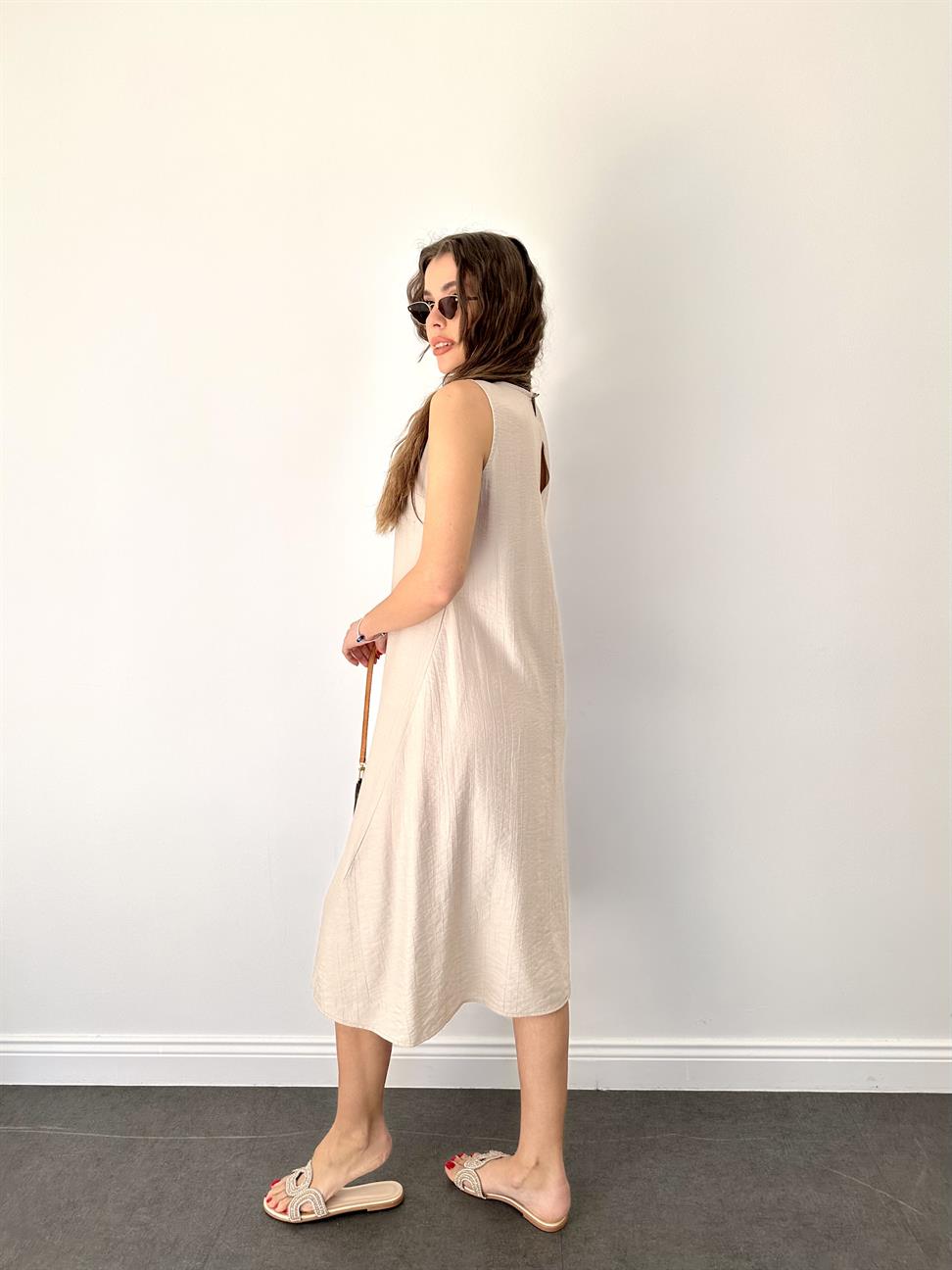 Taş Rengi Kolsuz Uzun Elbise