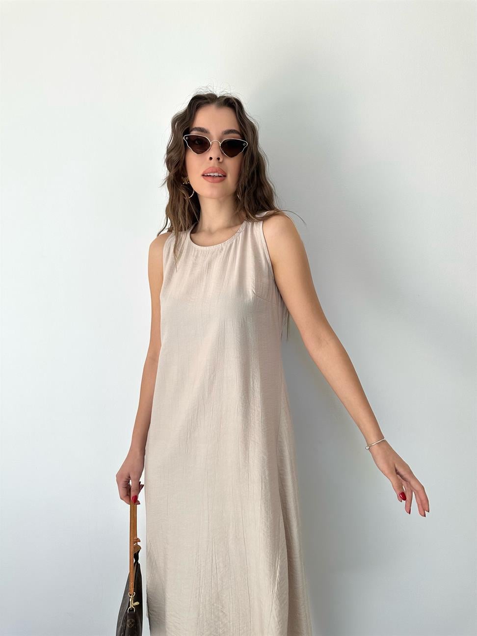 Taş Rengi Kolsuz Uzun Elbise