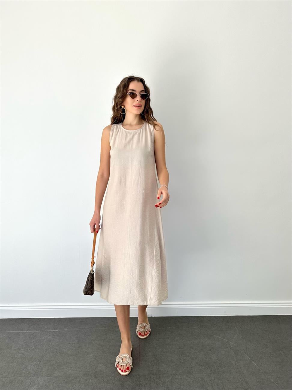 Taş Rengi Kolsuz Uzun Elbise