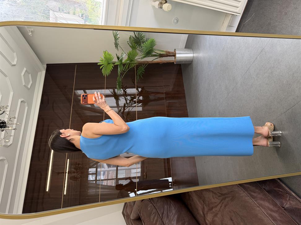 Turkuaz Aksesuar Detaylı Yırtmaçlı Triko Elbise