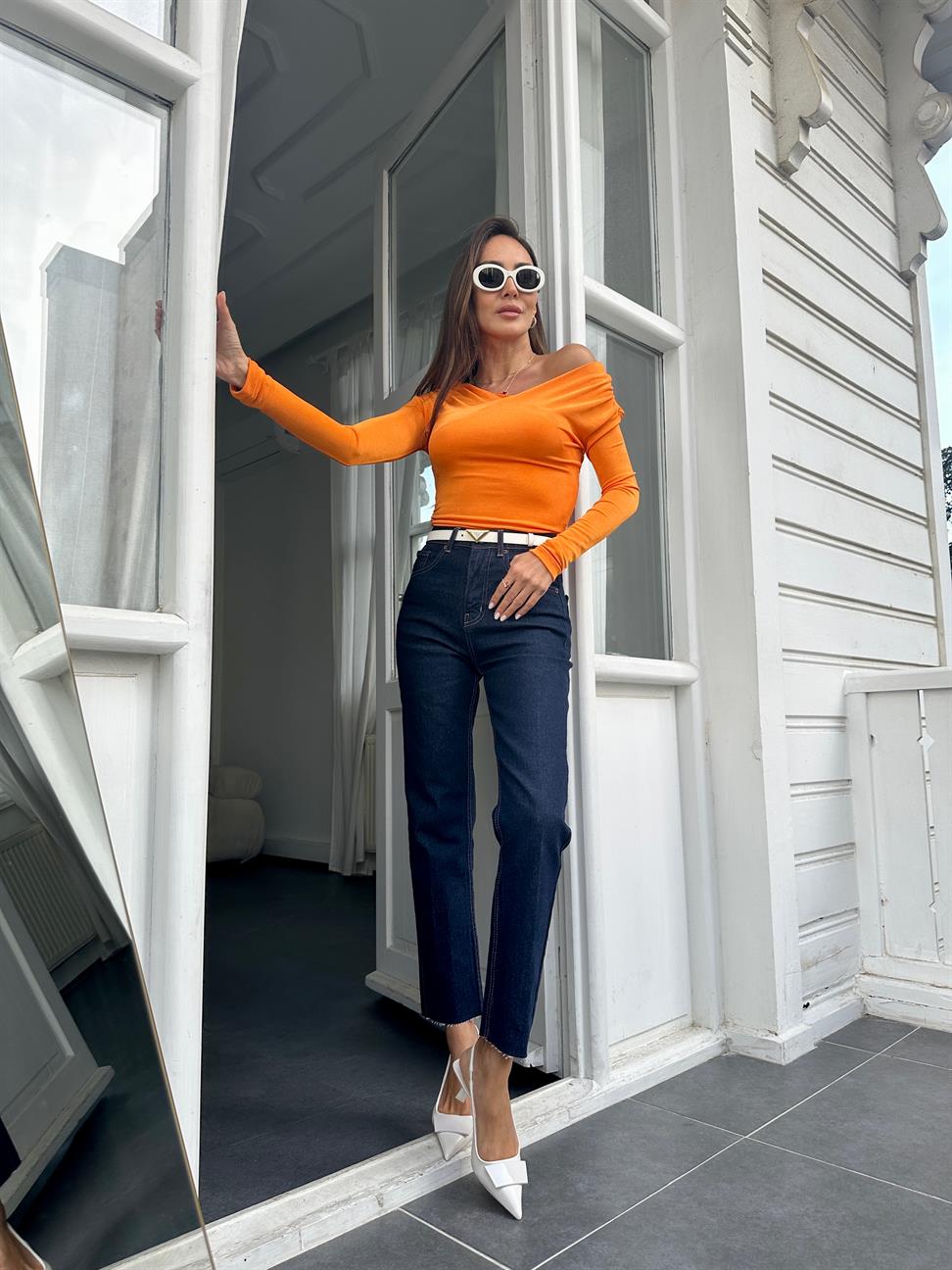 Turuncu Asimetrik Omuz Detaylı Kruvaze Bluz
