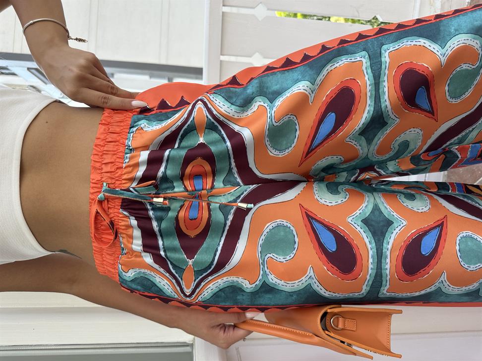 Turuncu Desenli Saten Kumaş Pantolon