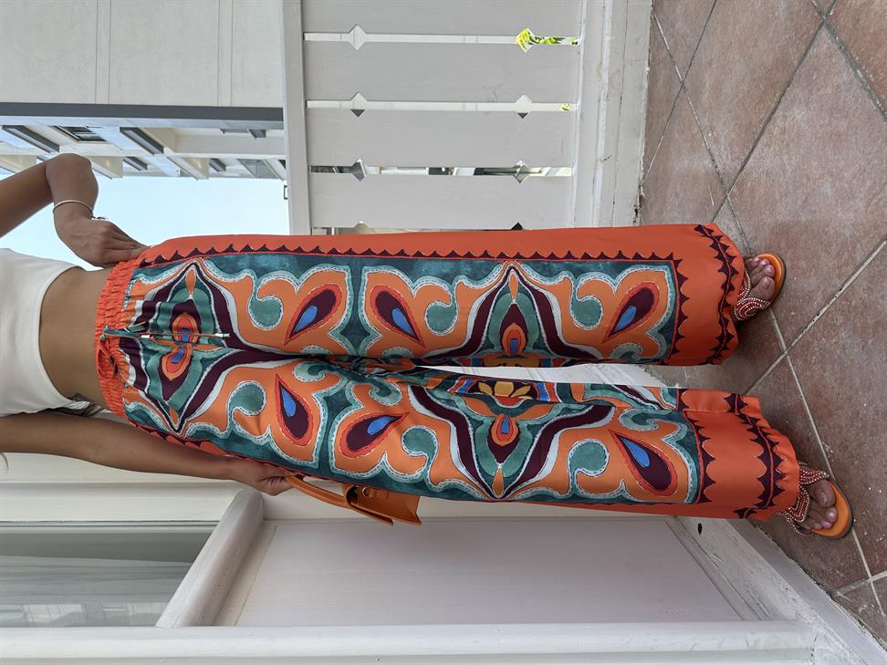 Turuncu Desenli Saten Kumaş Pantolon