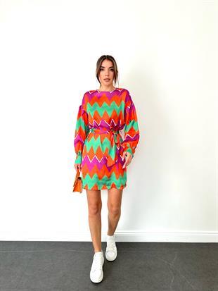 Turuncu Kemerli Zigzag Saten Elbise