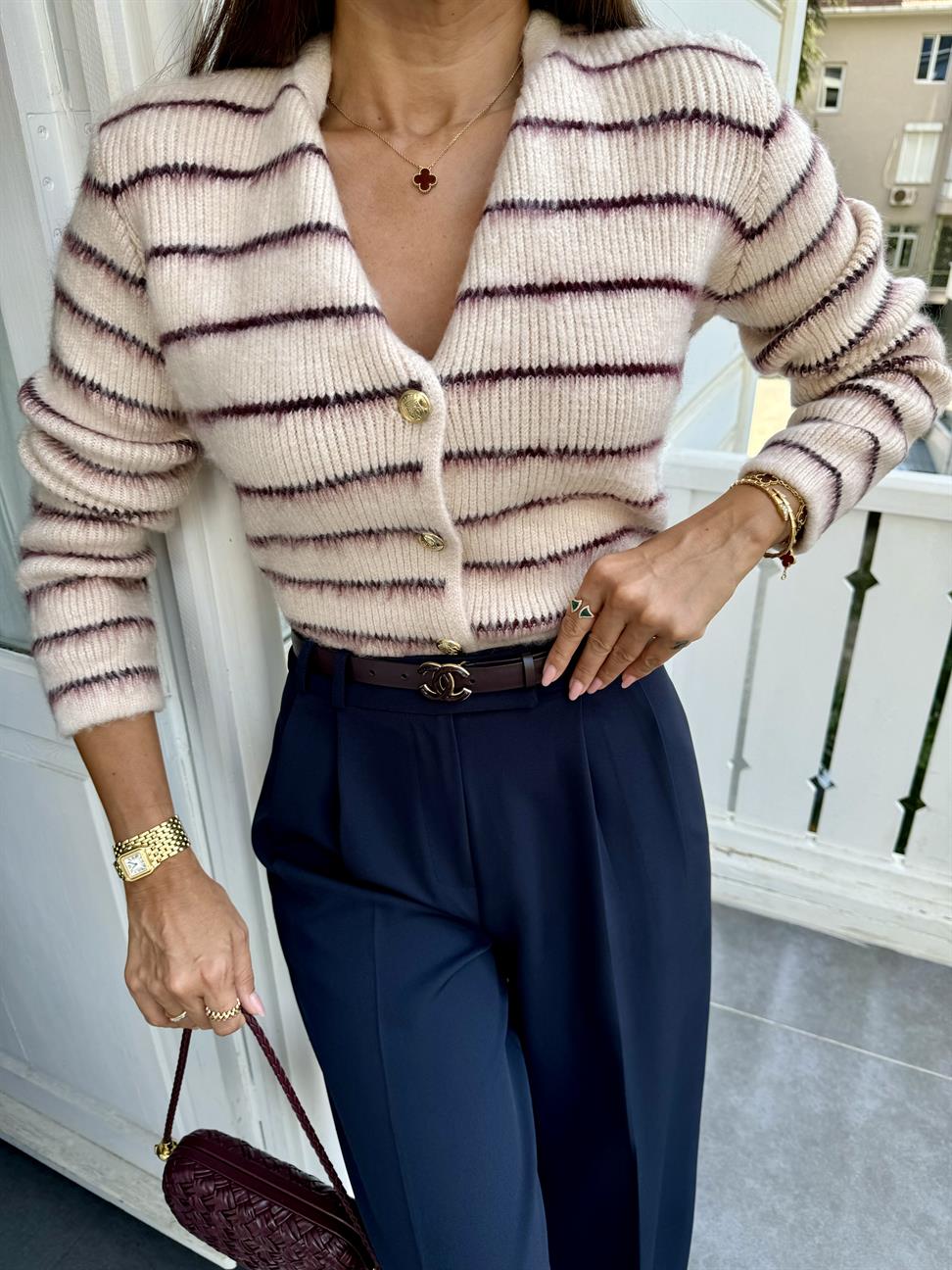 Vanilya Şardonlu İnce Çizgili Hırka