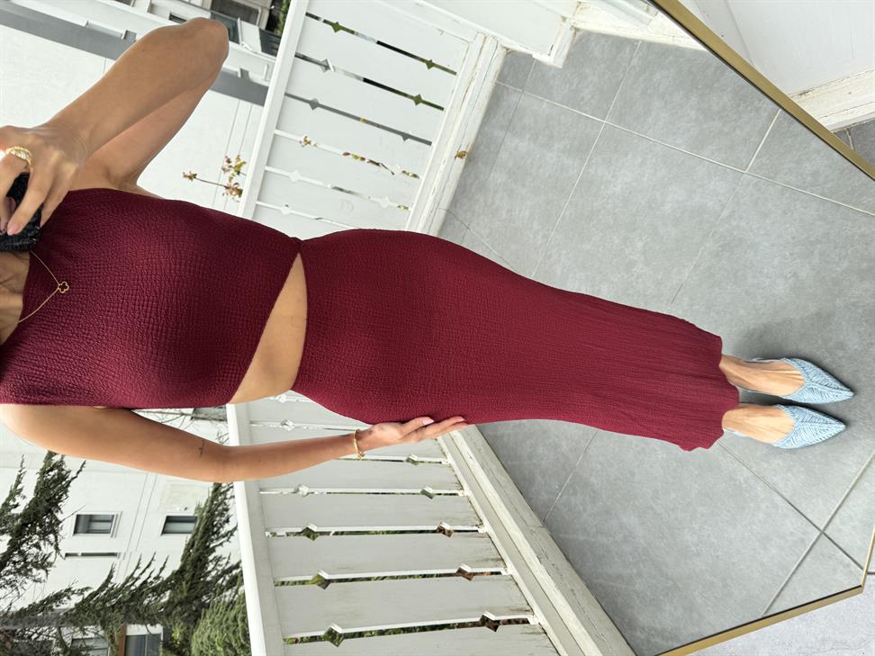 Vişne Çürüğü Bel Dekolte Detaylı Gofre Elbise