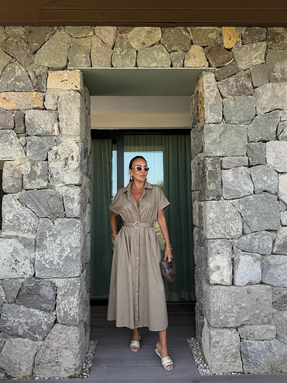 Vizon Gömlek Yaka Kemerli Midi Boy Elbise