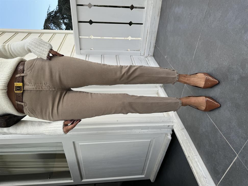 Vizon Paçası Püsküllü ve Yırtmaçlı Jean Pantolon