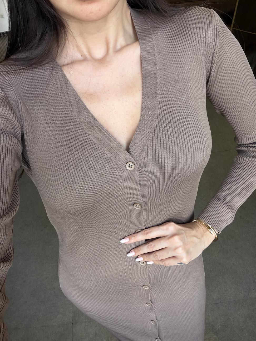 Vizon V Yaka Düğmeli Triko Elbise