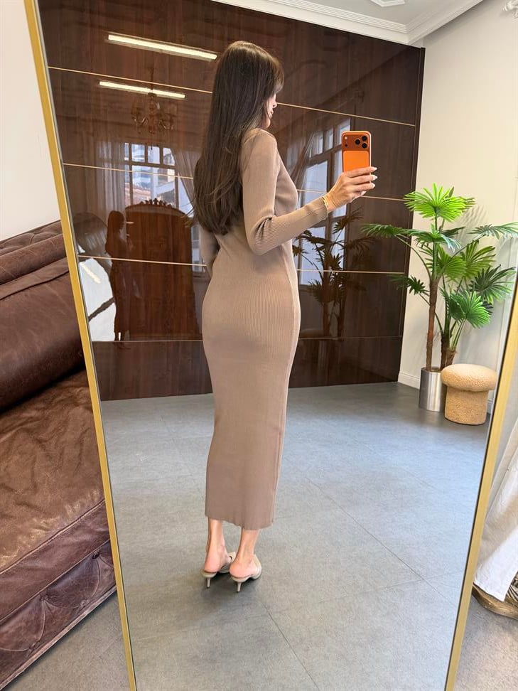 Vizon V Yaka Düğmeli Triko Elbise