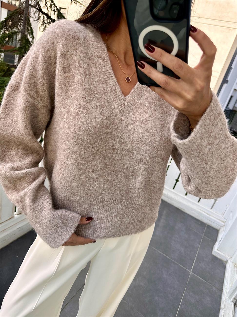 Vizon V Yaka Yumuşak Dokulu Triko Kazak