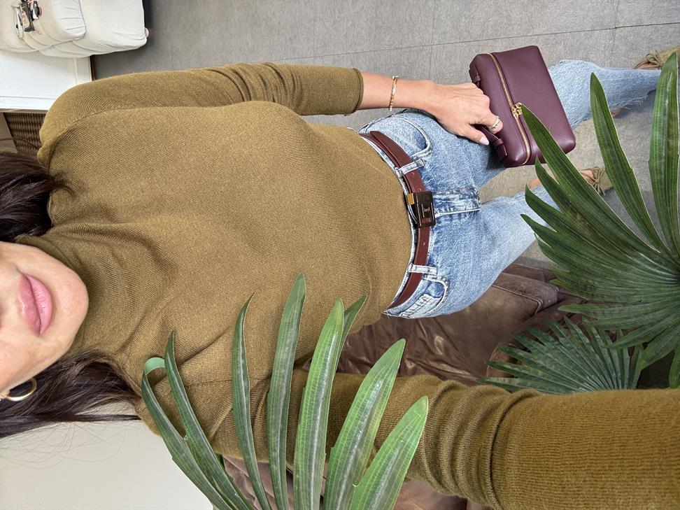 Yağ Yeşili Dik Yaka Yünlü Yumuşak İnce Dokulu Triko Kazak