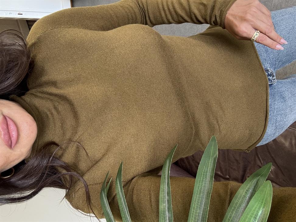 Yağ Yeşili Dik Yaka Yünlü Yumuşak İnce Dokulu Triko Kazak