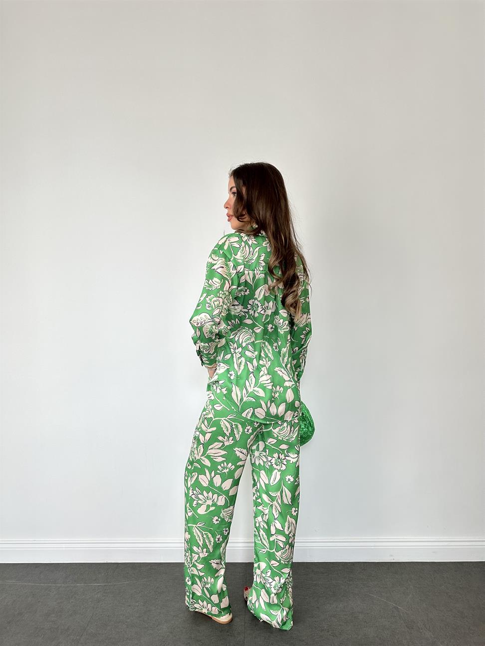 Yeşil Desenli Kadın Takım