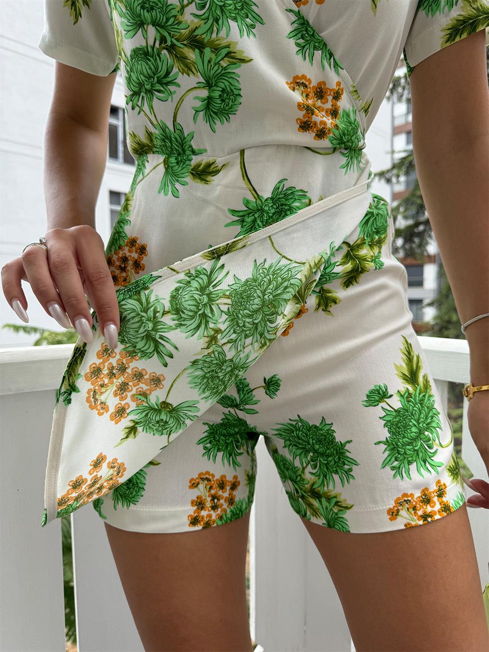 Yeşil Desenli Kruvaze Tulum