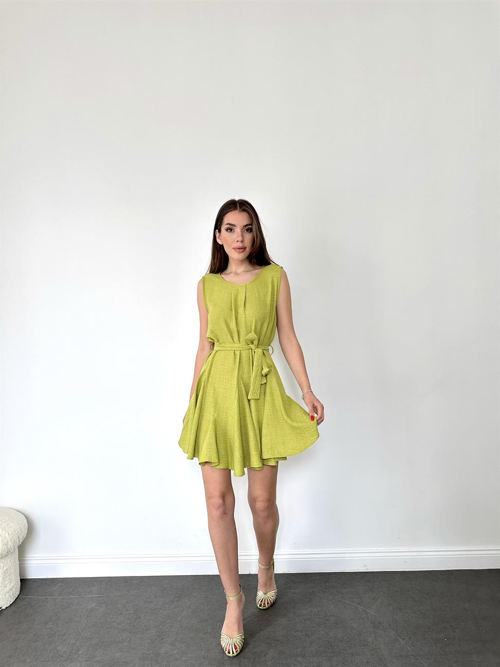 Yeşil Kolsuz Kuşaklı Elbise