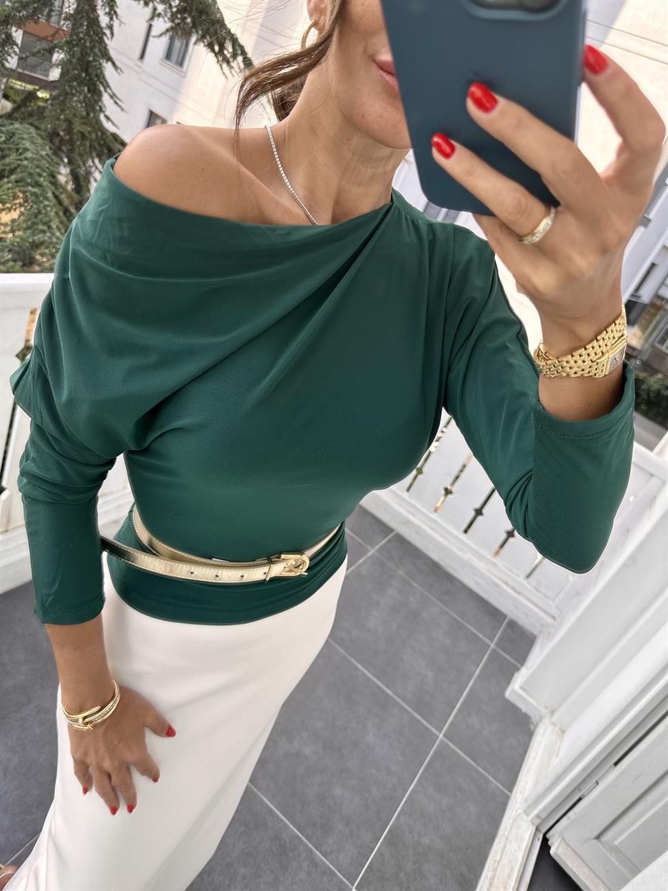 Yeşil Omzu Pileli Bluz